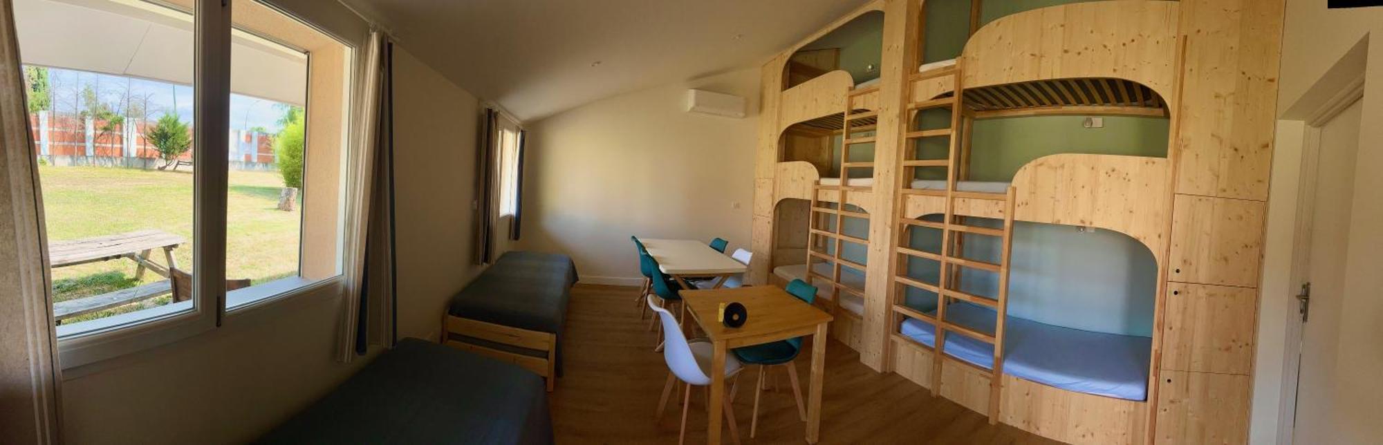 Bed in 6-Bed Mixed Dormitory Room